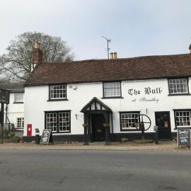 Bull Inn，位于雷丁的酒店