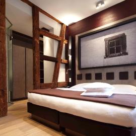 Hotel und Weinhaus Zum Krug，位于埃尔特维勒的酒店