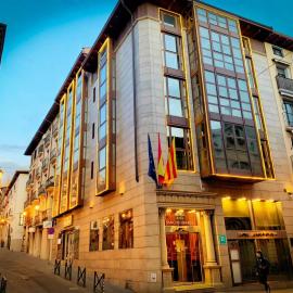 Hotel Sancho Abarca Petit SPA，位于韦斯卡的酒店