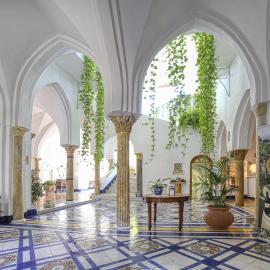 Palazzo Confalone，位于拉维罗的酒店
