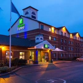Holiday Inn Express Derby Pride Park by IHG，位于德比的酒店