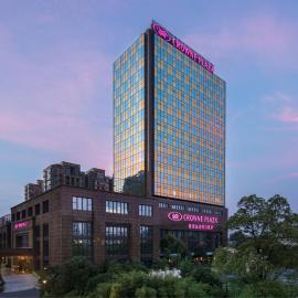Crowne Plaza Deqing Moganshan by IHG，位于德清的酒店