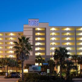 Tides Folly Beach, Charleston's Oceanfront Hotel,位于富丽海滩的酒店