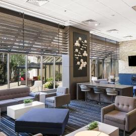 Best Western Premier Calgary Plaza Hotel & Conference Centre，位于卡尔加里的酒店