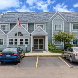 Microtel Inn & Suites by Wyndham Riverside，位于代顿的酒店