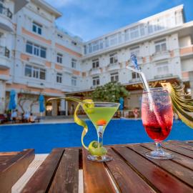 Bella Vita Hotel，位于隆海的酒店