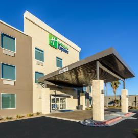 Holiday Inn Express Hotel and Suites Bastrop by IHG，位于巴斯特罗普的酒店