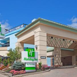 Holiday Inn Niagara Falls-By the Falls by IHG,位于尼亚加拉瀑布的酒店