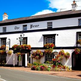 Bear Crickhowell，位于克里克豪厄尔的酒店