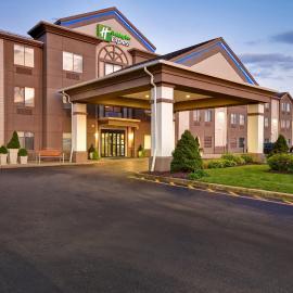 Holiday Inn Express Newport North - Middletown by IHG，位于米德尔敦的酒店