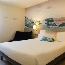 Logis Hotel Restaurant Au Chêne Vert, Saint-Brieuc，位于普雷兰的酒店