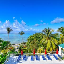 Viking Hill Oceanfront Hostel & Resort，位于拿骚的酒店
