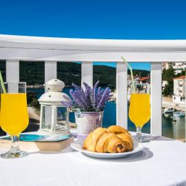 Apartments Matej，位于内乌姆的酒店