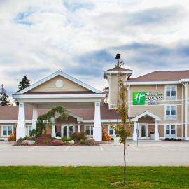 Holiday Inn Express & Suites Iron Mountain by IHG，位于艾恩芒廷的酒店