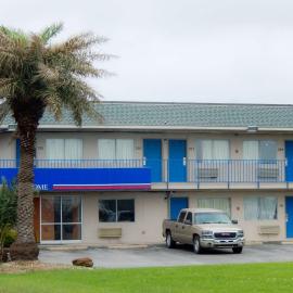 Motel 6-Clute, TX，位于Clute的酒店