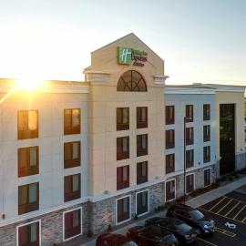 Holiday Inn Express and Suites Batavia by IHG，位于巴达维亚的酒店