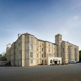 The Waverley Castle Hotel，位于梅尔罗斯的酒店