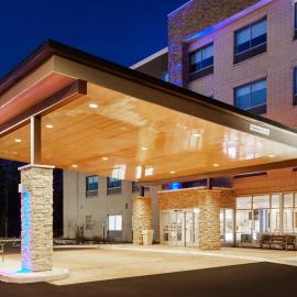 Holiday Inn Express & Suites Chicago North Shore - Niles by IHG,位于奈尔斯的酒店