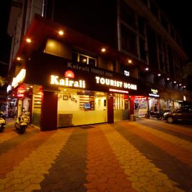 Kairali Tourist Home，位于古鲁瓦尤尔的酒店