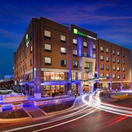 Holiday Inn Express & Suites Oklahoma City Downtown - Bricktown by IHG，位于俄克拉何马城的酒店