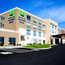 Holiday Inn Express & Suites Oswego by IHG,位于奥斯威戈的酒店