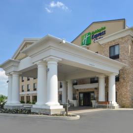 Holiday Inn Express & Suites Greenfield by IHG，位于格林菲尔德的酒店