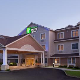 Holiday Inn Express & Suites Tilton by IHG，位于蒂尔顿的酒店