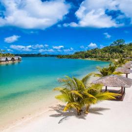 Holiday Inn Resort Vanuatu by IHG，位于维拉港的酒店