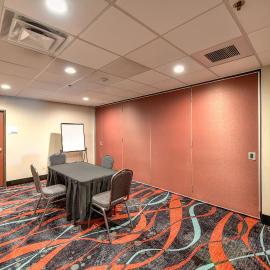 Holiday Inn Express Hotel & Suites Manteca by IHG，位于曼特卡的酒店