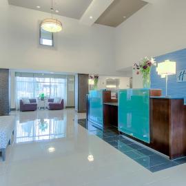 Holiday Inn Express & Suites Carlsbad Beach by IHG，位于卡尔斯巴德的酒店