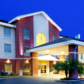 Holiday Inn Express Hotel and Suites Weslaco by IHG，位于韦斯拉科的酒店