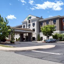 Holiday Inn Express Hotel & Suites Newton Sparta by IHG,位于Newton的酒店