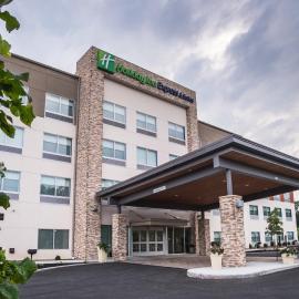Holiday Inn Express & Suites Kingston-Ulster by IHG,位于Lake Katrine的酒店