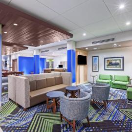 Holiday Inn Express and Suites Chanute by IHG，位于Chanute的酒店