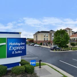 Holiday Inn Express Hotel & Suites Petersburg/Dinwiddie by IHG,位于彼得斯堡的酒店