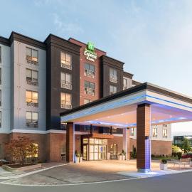 Holiday Inn Express Hotel & Suites Milton by IHG，位于米尔顿的酒店