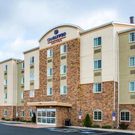 Candlewood Suites Pittsburgh-Cranberry by IHG，位于蔓越莓乡的酒店