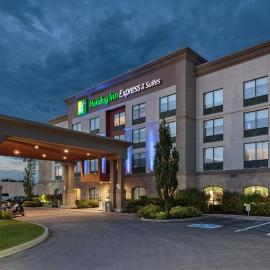 Holiday Inn Express & Suites - Belleville by IHG，位于贝尔维尔的酒店