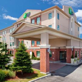 Holiday Inn Express Hotel & Suites Barrie by IHG，位于巴里的酒店