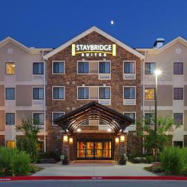 Staybridge Suites Fayetteville by IHG,位于费耶特维尔的酒店
