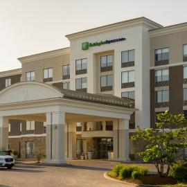 Holiday Inn Express Hotel & Suites North Bay by IHG,位于北湾的酒店