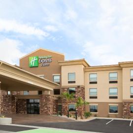 Holiday Inn Express & Suites Pahrump by IHG，位于帕伦普的酒店