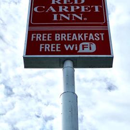 RED CARPET INN LOUISVILLE NORTH -Jeffersonville In，位于杰斐逊维尔的酒店
