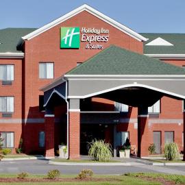 Holiday Inn Express Hotel & Suites Suffolk by IHG，位于萨福克的酒店
