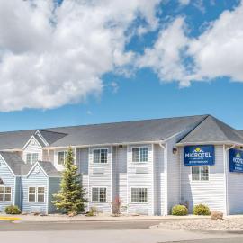 Microtel Inn & Suites,位于拉顿的酒店