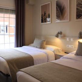 Hostal La Romànica，位于萨瓦德尔的酒店