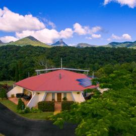 A view of Mount Warning，位于Uki的酒店