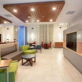 Holiday Inn Express & Suites Phoenix Glendale Dist by IHG，位于格伦代尔的酒店
