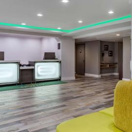 Quality Inn Murfreesboro-University Area，位于默夫里斯伯勒的酒店