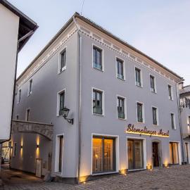 Hotel Zum Stemplinger Hansl，位于豪岑贝格的酒店